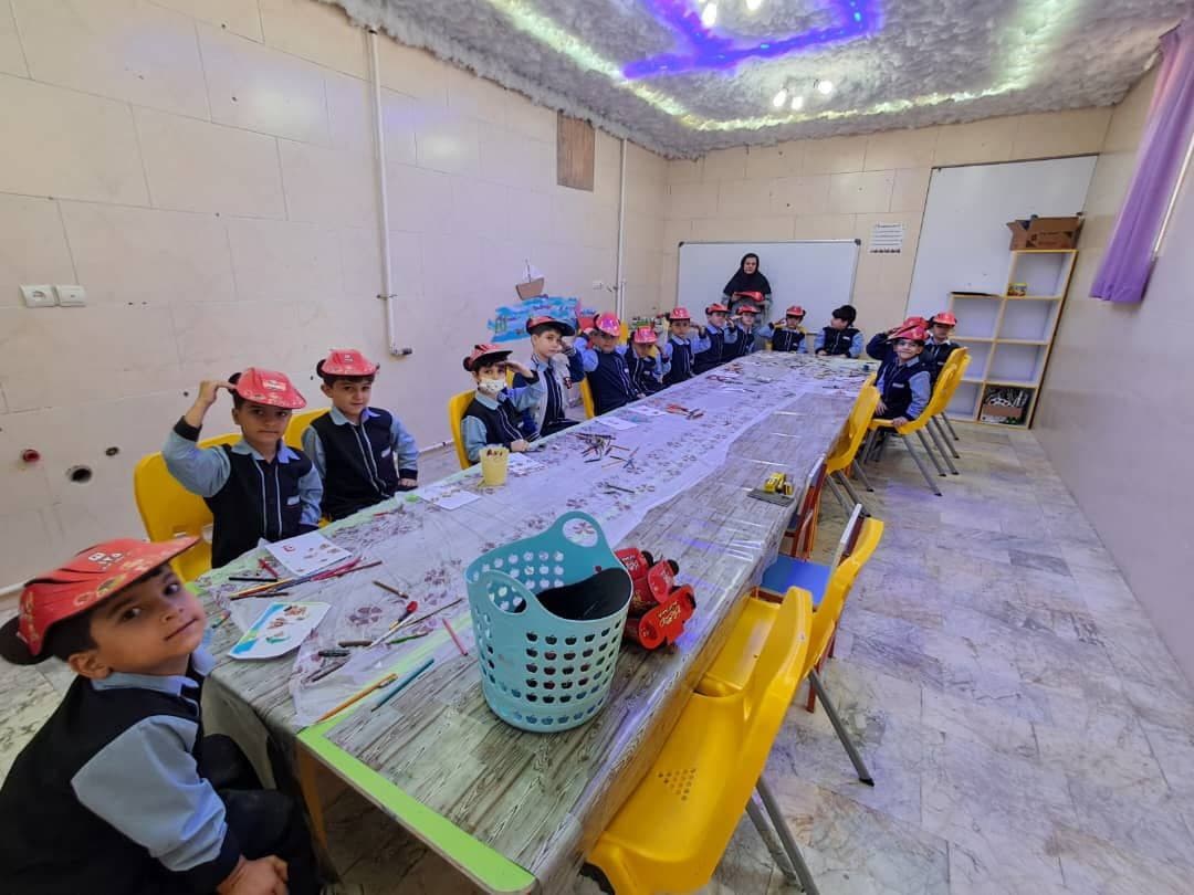 دبستان پسرانه آینده روشن